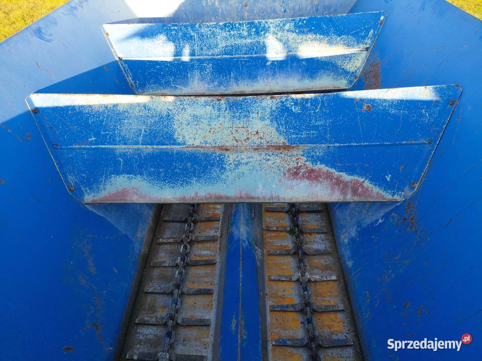 Rozsiewacz wapna łańcuchowy fabryczny oryginał nieuszkodzony Rozsiewacze nawozów Węgrów