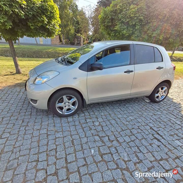 toyota yaris 133 polski salon 1329cm3 Yaris Motoryzacja wielkopolskie