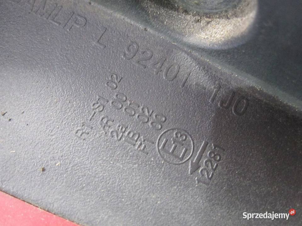 HYUNDAI I20 I 10r lampa lewa tył 924011J0 świętokrzyskie sprzedam