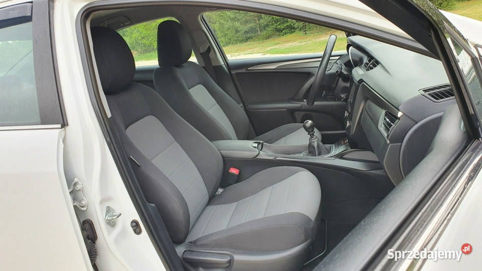 Toyota Avensis 16 D4D 112 Navi Super Stan Biała czujnik deszczu Chmielnik
