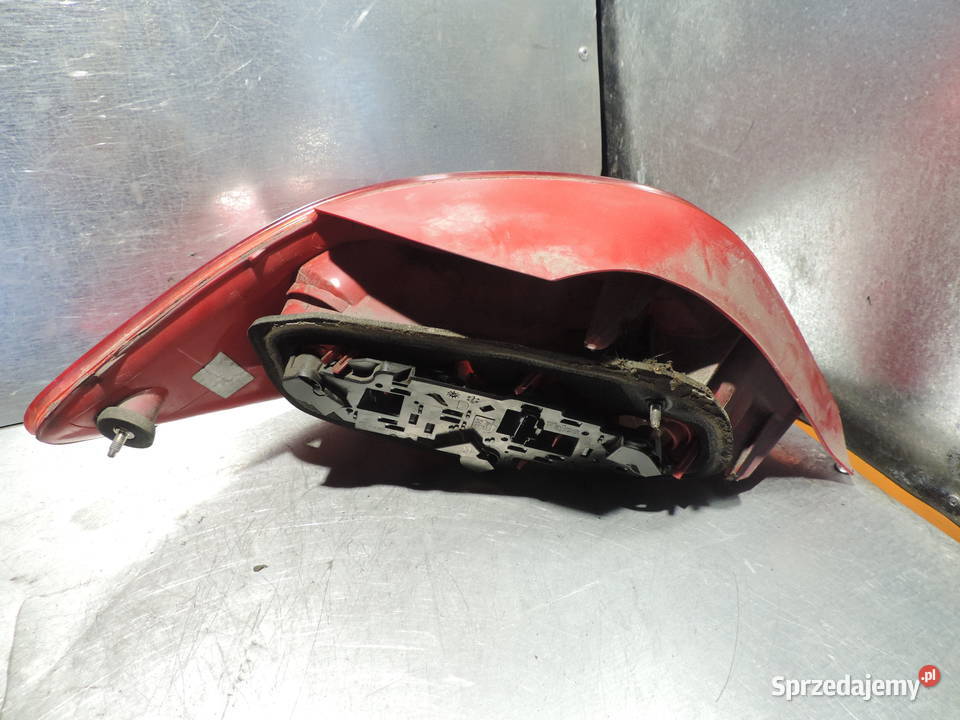 PEUGEOT 307 HB LAMPA PRAWY TYŁ sprzedam