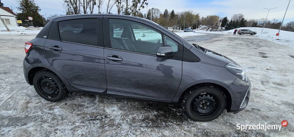 Toyota Yaris 2019 15b 45 przebieg Hrubieszów sprzedam