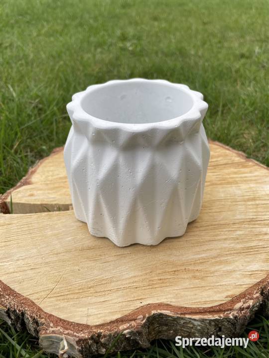 Doniczka betonowa biała mazowieckie Tłuszcz sprzedam