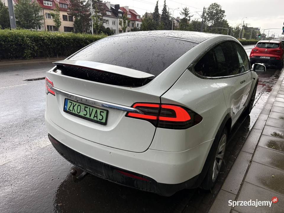 Tesla x biały Warszawa sprzedam
