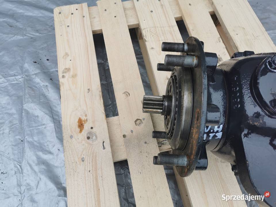 Zwrotnica prawy tył Holland LM 735 Carraro Pozostałe