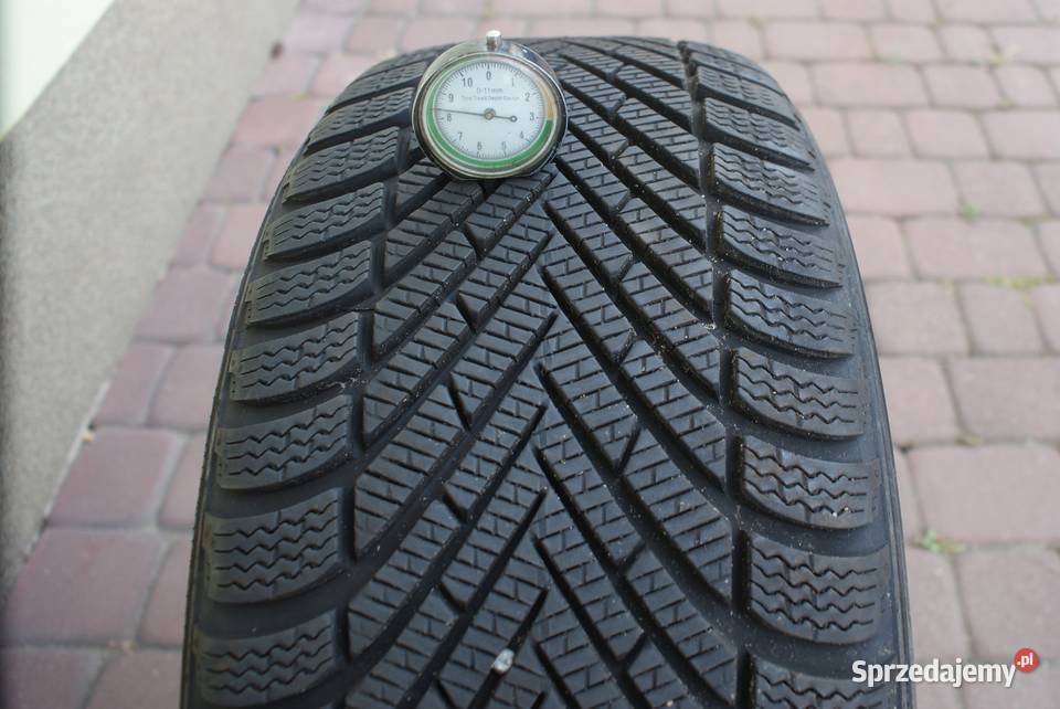22540R18 92V Zimowa Pirelli dot3524 85mm Dynów