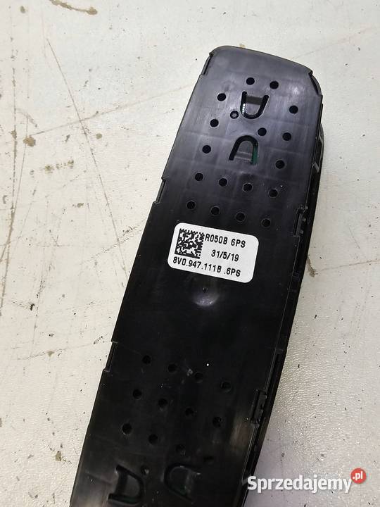 LAMPKA PODSUFITKI AUDI Q3 F3 83A A3 8V Przystajń