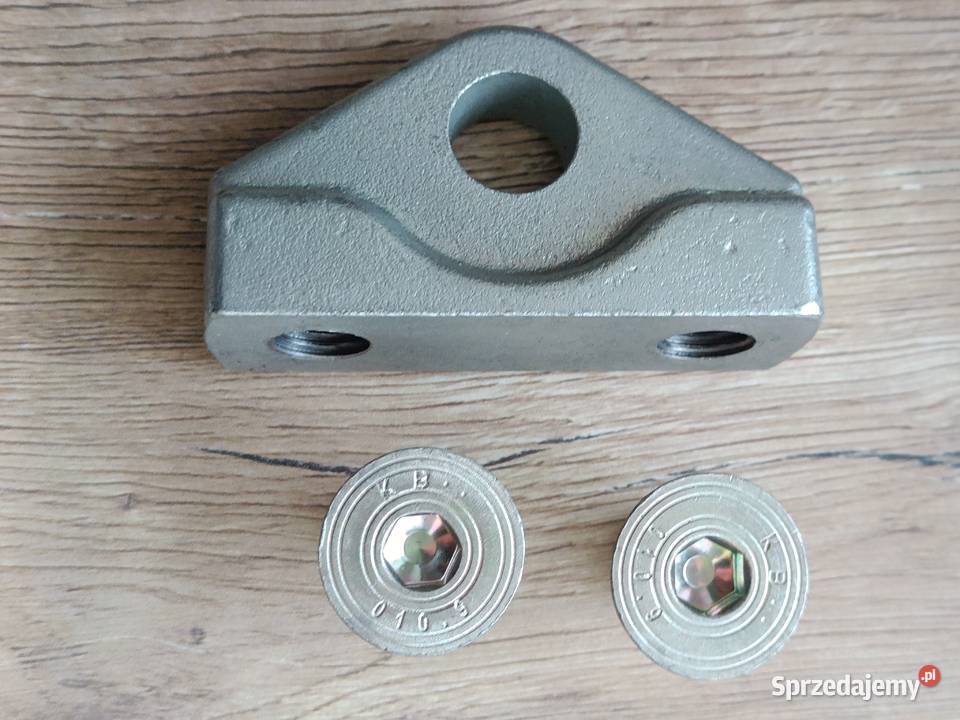 Wspornikuchwyt belki John Deere L79378 2 x śruba lubelskie Biała Podlaska sprzedam