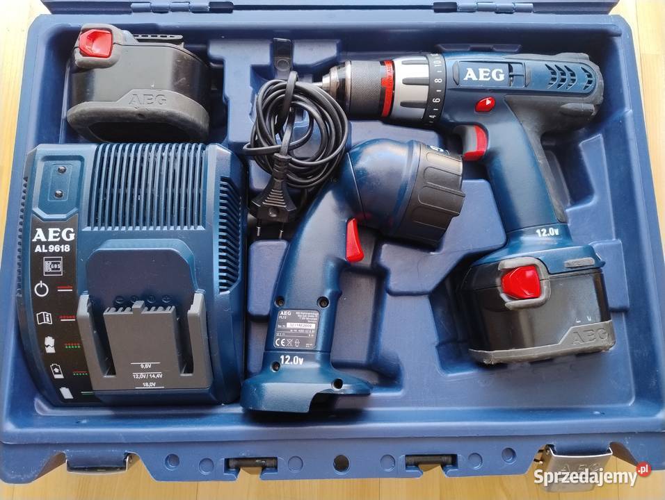 wiertarkowkrętarka plus latarka AEG 12 V