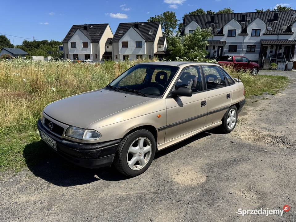 Opel Astra Classic 14 60 1999 127 000 Benzyna Zgorzelec