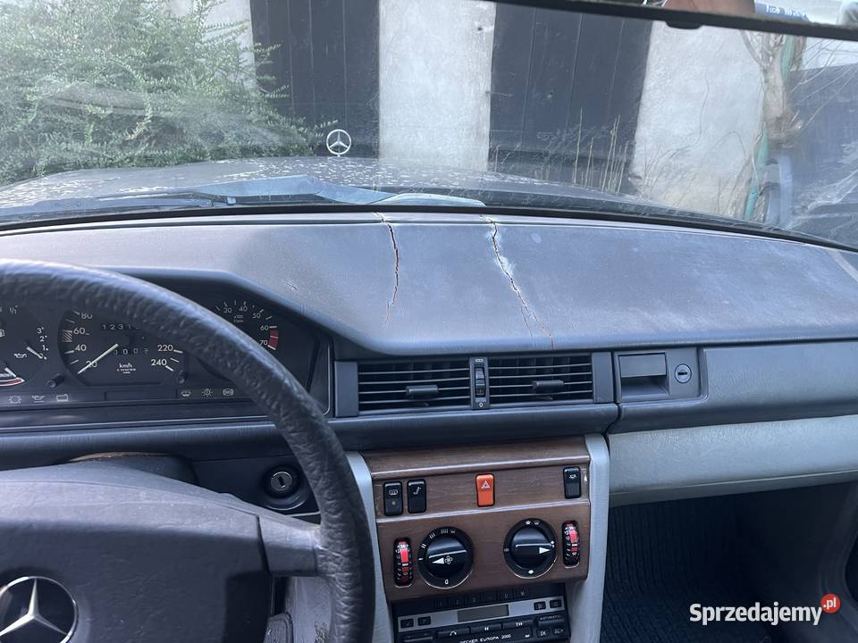 Mercedes W 124 260 E Łosiów