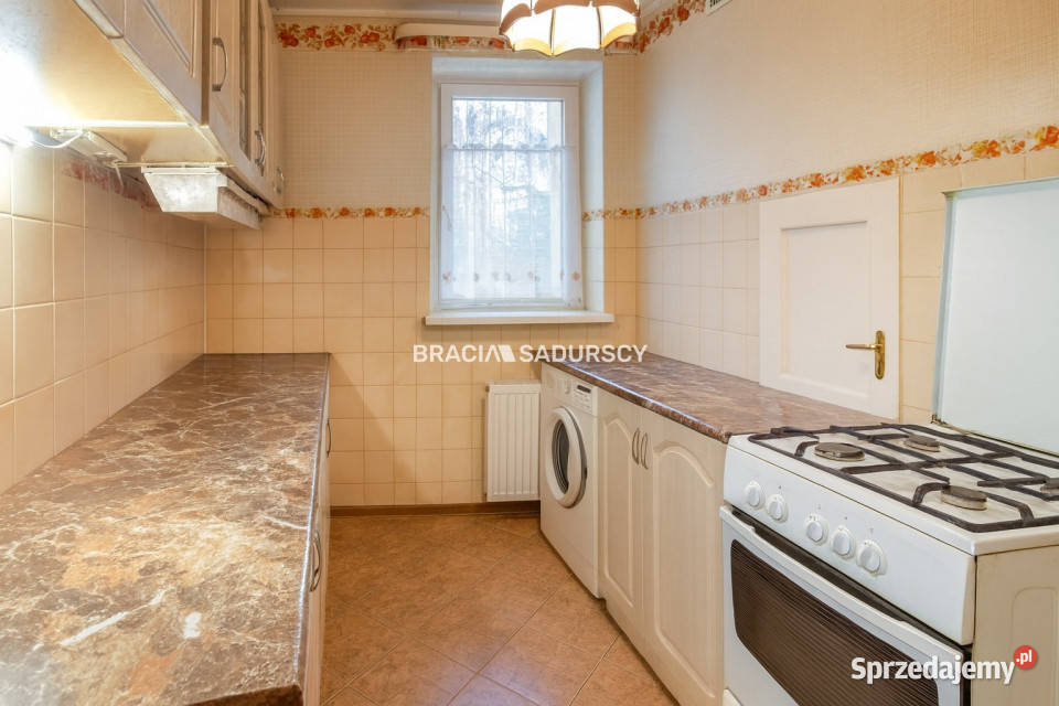 Sprzedam mieszkanie Kraków al Pokoju 3726m2 parter