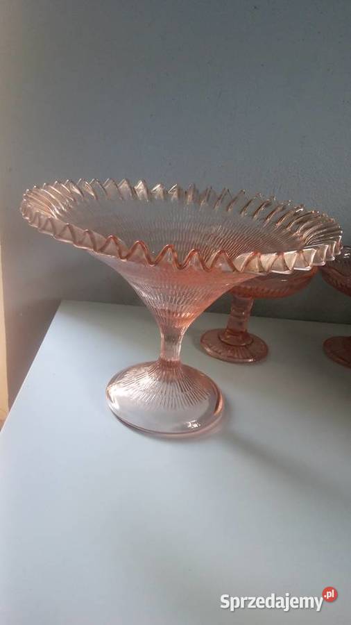 Patera z falbanką Ząbkowice różowa Łódź