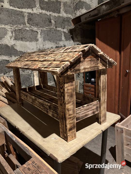 Piękna ozdoba do ogrodu na kwiaty bądź karmnik brązowy