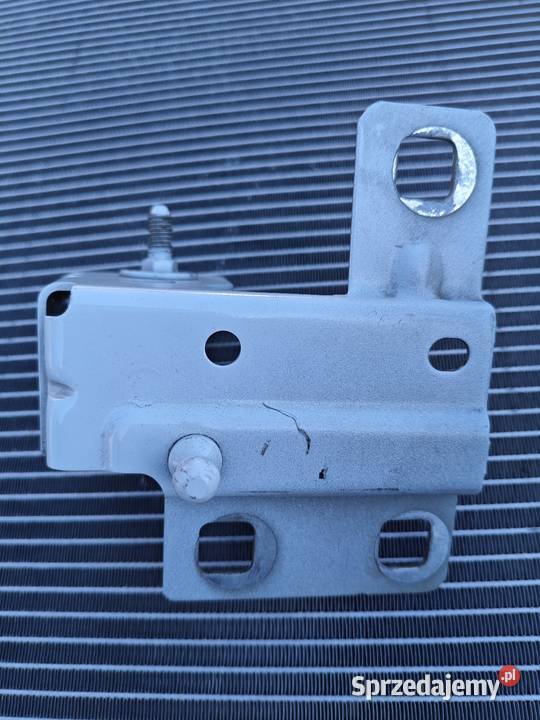 Renault Trafic IV mocowanie błotnika lewy przód Mocowania i uchwyty