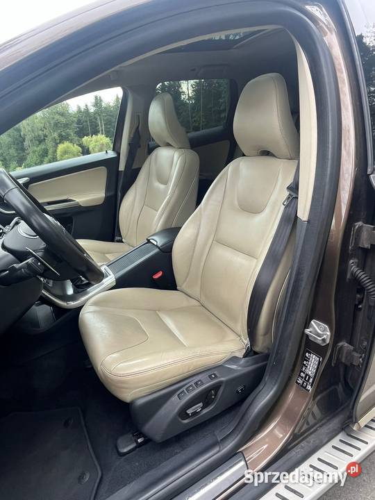 Volvo V60 I 24 D4 AWD 210 Geartronic gniazdo USB Kalwaria Zebrzydowska