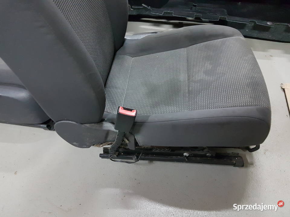 VW GOLF V KOMBI 2008 FOTEL LEWY KIEROWCY Rok produkcji 2009 Motoryzacja Turkowice sprzedam
