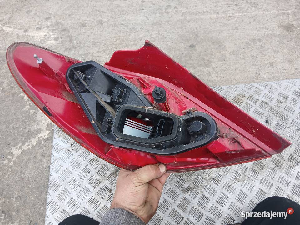Lampa prawa tył tylna Peugeot 207 EU HB 5D 0609r Oświetlenie Radłów