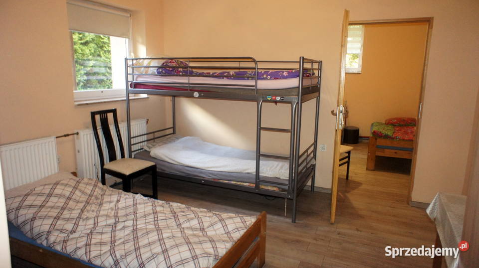 2 pokoje pracowników z dostępem do ogródka