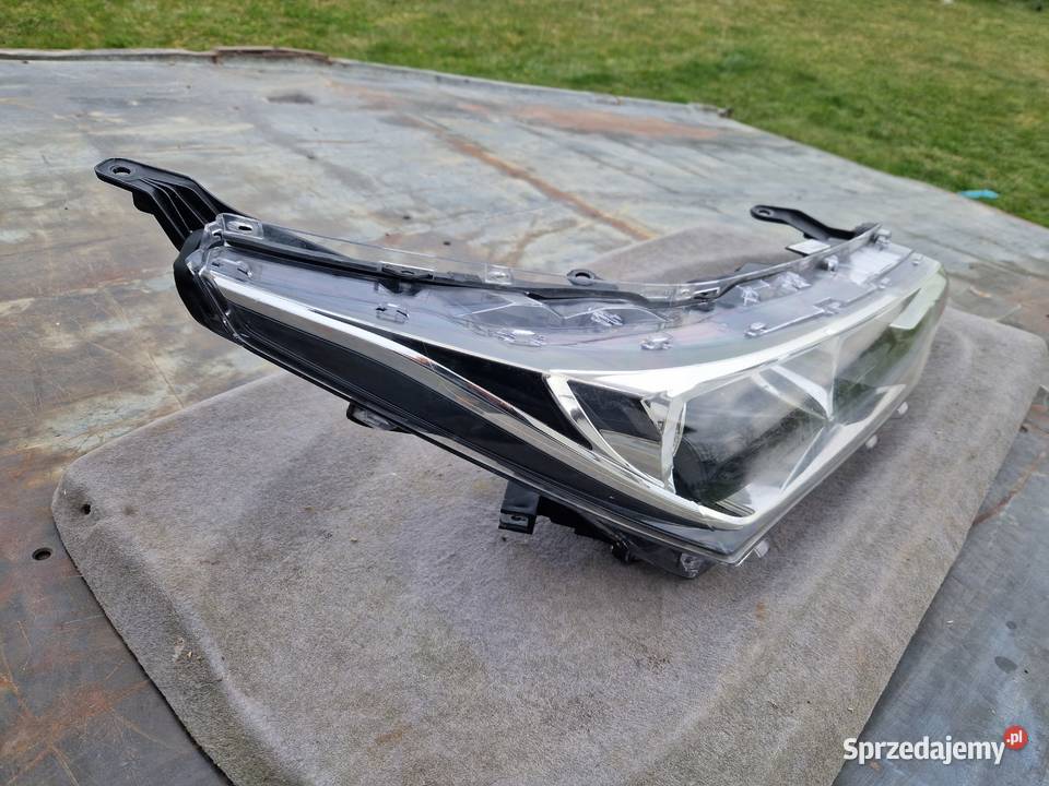 Toyota Corolla E16 LIFT reflektor LED ORG EU Mielec
