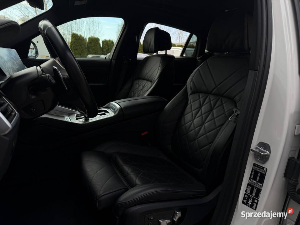Panorama Aktywny tempomat Podgrzewana kierownica SUV Łódź