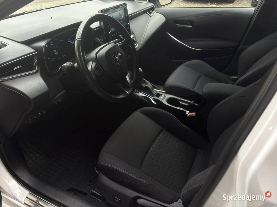 Toyota Corolla 18 Hybrid COMFORT TECH salon Warszawa
