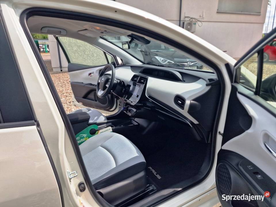 Toyota Prius 18 Hybrid Bogate Wyposażenie Białystok
