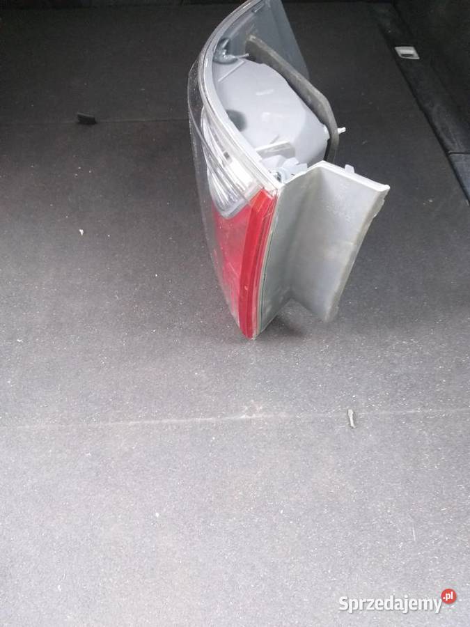 Lampa prawa tyl Toyota Awensis 2009 Warszawa