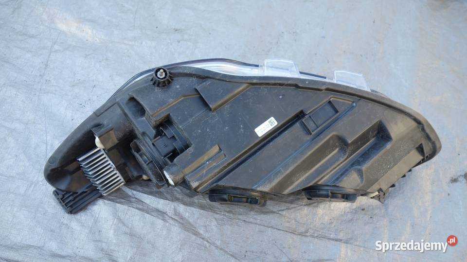 LAMPA REFLEKTOR PRAWA FORD FOCUS MK4 LED