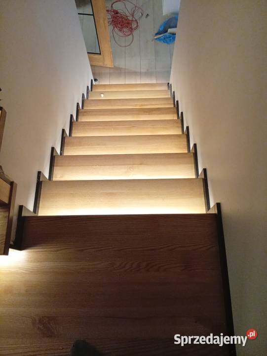 Schodydrewniane konstrukcje metalowe Schody wewnętrzne śląskie Częstochowa