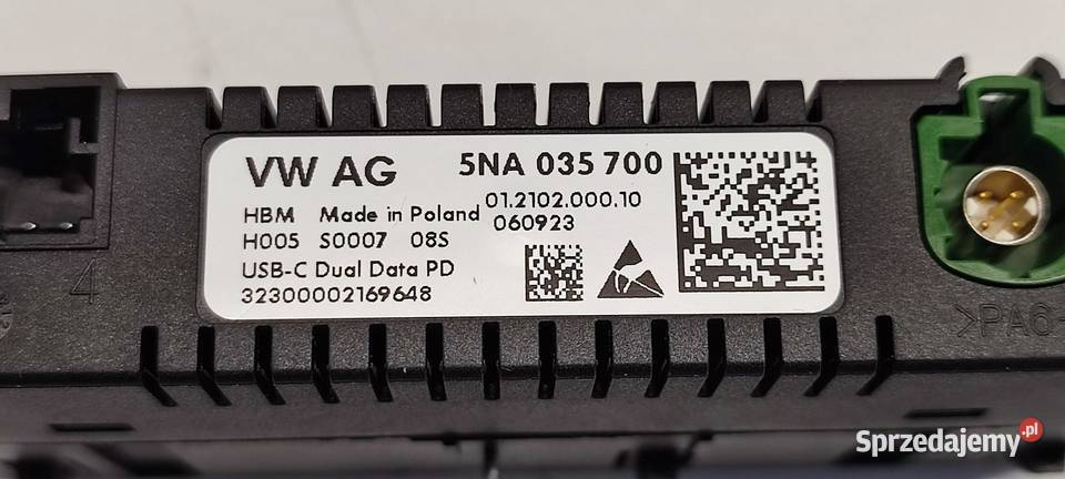 VW TIGUAN II PORT GNIAZDO USB 5NA035700