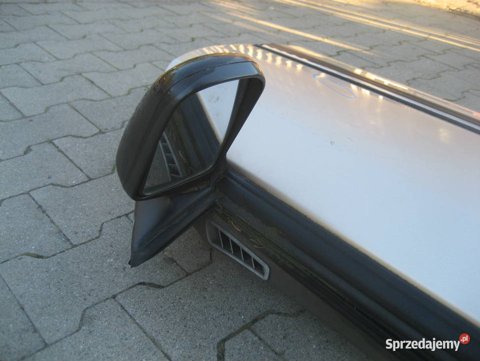 subaru legacy I sedan 8994r drzwi przód prawe Rakoniewice