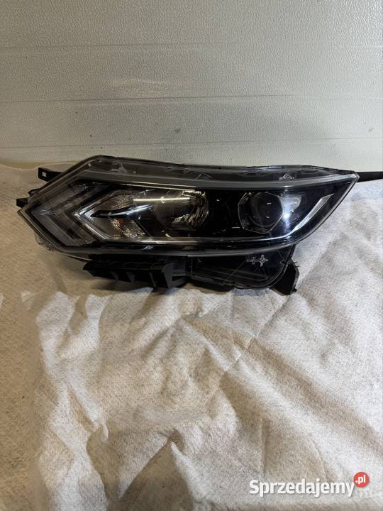 Lampa lewy przód Nissan Quashai II Fl J11 1721 Rok produkcji 2020 Jasienica