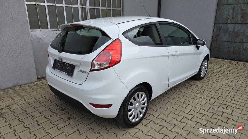 Ford Fiesta 15 TDCi Ambiente 2015r 14 900 PLN manualna Nowy Świętów