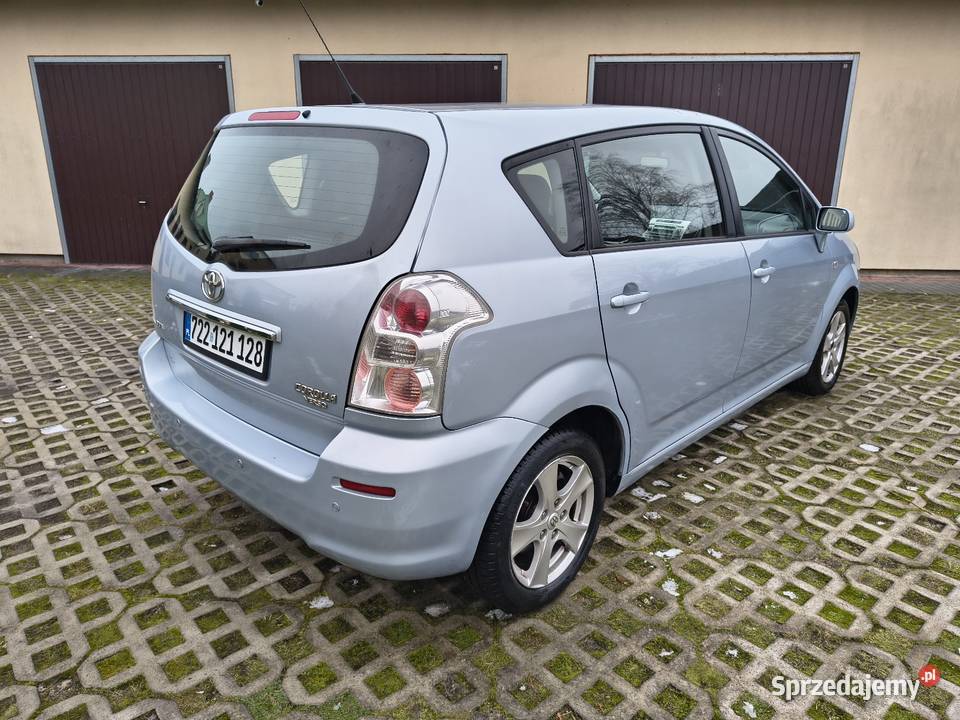 Toyota Corolla Verso 16 nieuszkodzony Glinnik