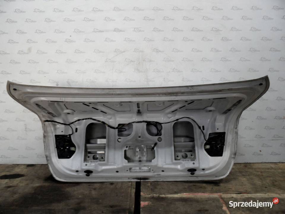 BMW F30 12r klapa tył