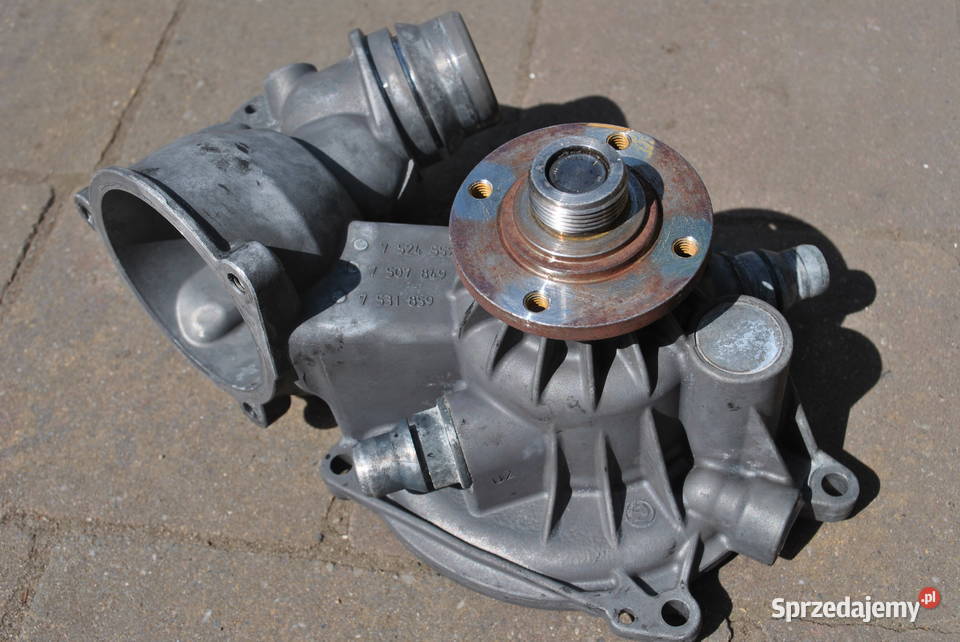 Pompa wody oryginał BMW E60 E61 E63 E64 E65 E66 Poręba sprzedam