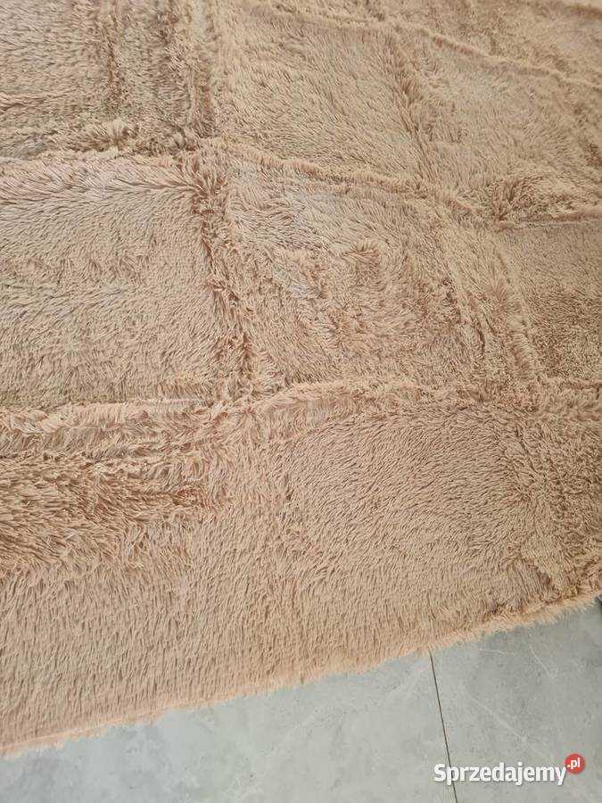 Nowy dywan 240x3 m Brzostek sprzedam