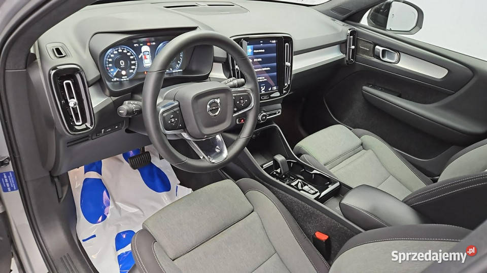 Volvo XC 40 PlugIn Hybrid Plus Dark aut Z szary Warszawa sprzedam
