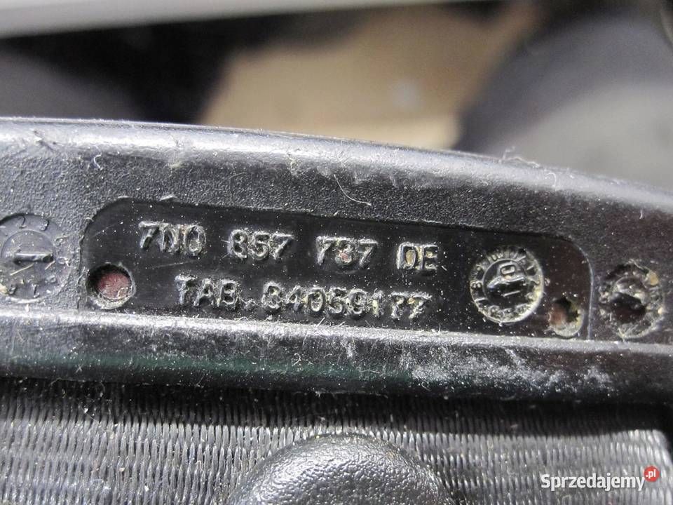 VW POLO V 11r pas bezpieczeństwa prawy przód Wyposażenie wnętrza