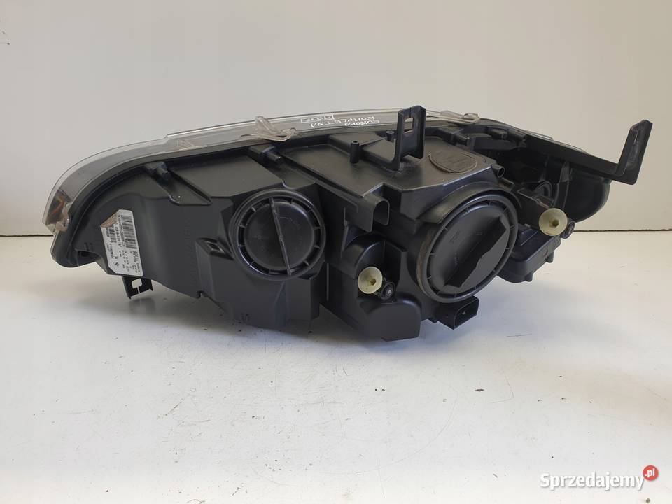 BMW X6 E71 PRZEDNIA LAMPA PRAWA przód 7179858 Części samochodowe Janów