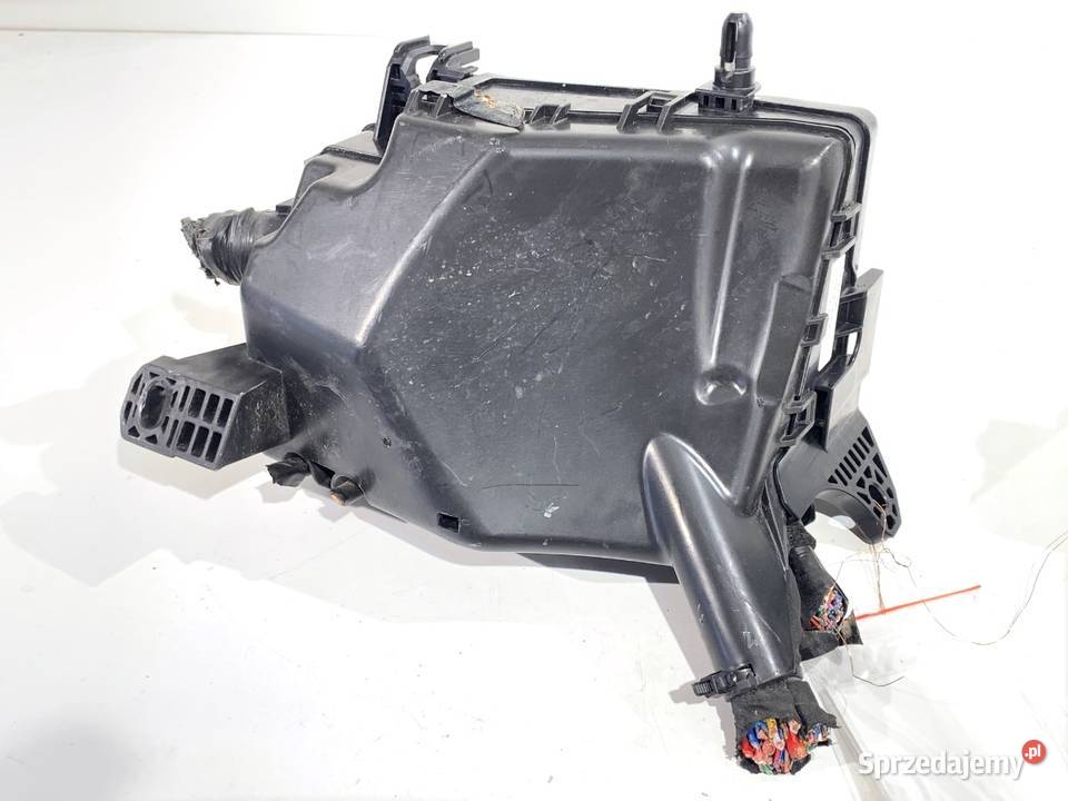 SKRZYNKA BEZPIECZNIKÓW HYUNDAI KONA 91204J9561