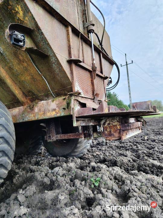 Rozrzutnik wapna gnojowicy uszkodzony Rozrzutniki obornika