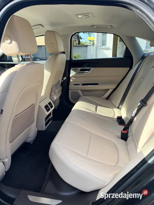 Jaguar XF 2017 zadbany Rok produkcji 2017 Białystok