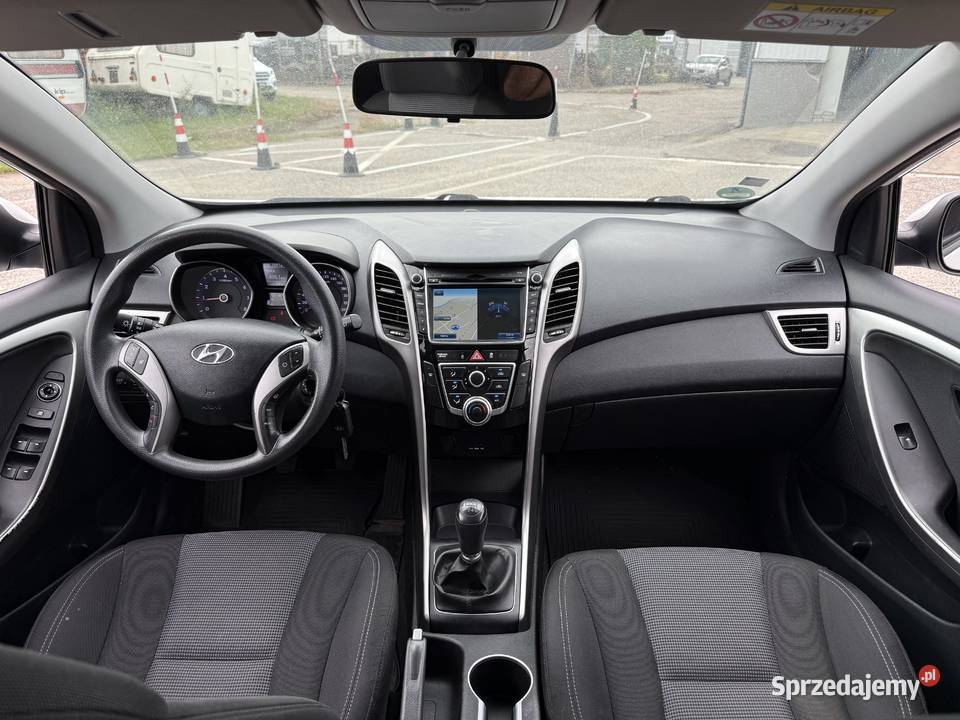Hyundai i30 14 BENZYNA Klimatyzacja Nawigacja elektryczne lusterka Konin sprzedam