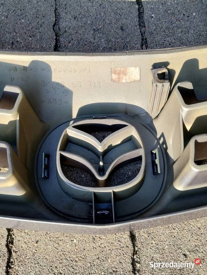 Grill Mazda 3 Karoseria Swarzędz
