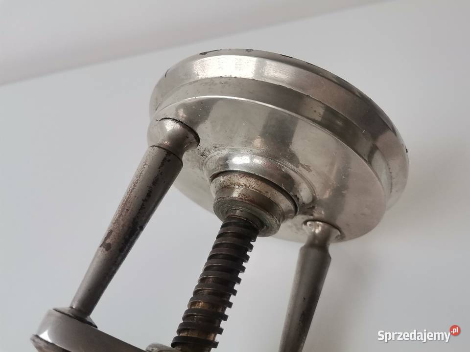 Stary sprawny duży dziadek do orzechów