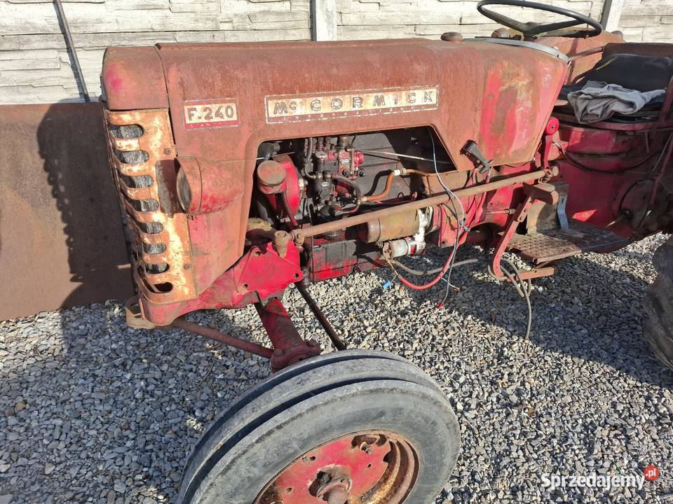 Mc cormick f240 ciagnik c 330