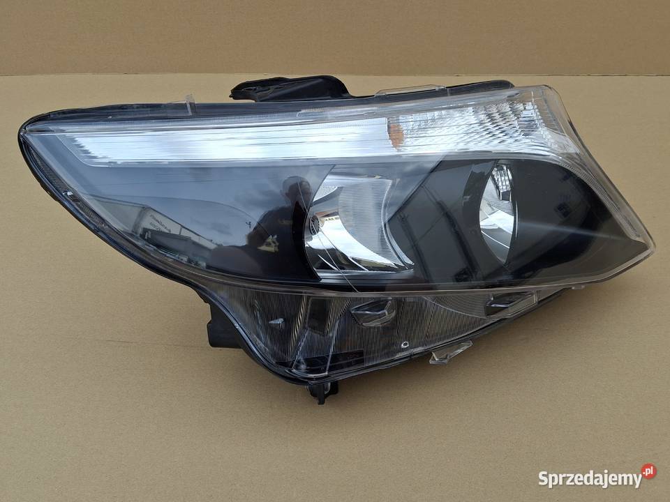 MERCEDES VITO VKLASA W447 REFLEKTOR PRAWY LAMPA osobowe lubuskie Bieleń