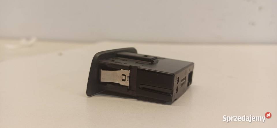 VW GOLF VIII 8 HB PORT GNIAZDO USB 2G6035718 osobowe Panele sterowania, przełączniki